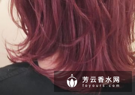 染红色头发退成什么色 怎么缓解掉色速度