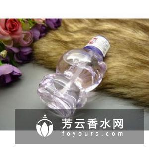 亮油和底油都是美甲过程中不可缺少的步骤