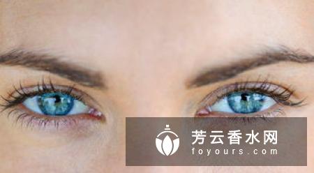 接假睫毛会伤眼睛吗嫁接睫毛掉落怎么回事