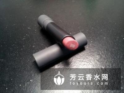 口红里面的油是什么油 是石油做的吗