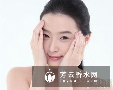 眼部有皱纹显老怎么办 是缺水吗