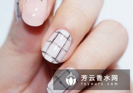 做美甲照灯的顺序 照灯多长时间为好