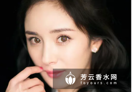 棕色美瞳适合什么人 什么妆容