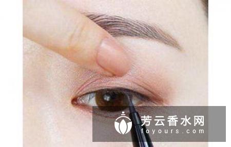 V型眼线怎么画 日落线怎么画