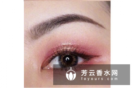 欧美眼妆画法 和深邃眼妆的画法对比