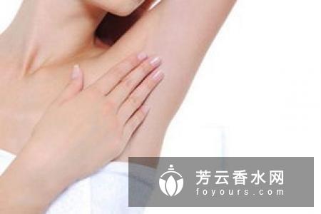 腋下出汗可以用爽身粉吗 哪些部位不宜擦爽身粉