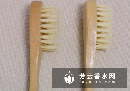 手动洗脸刷有用吗 和自动的哪个好