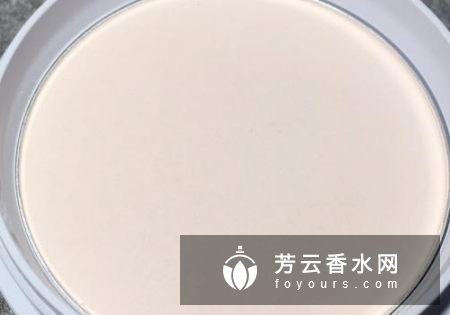 晚安粉和素颜霜的区别 哪个好