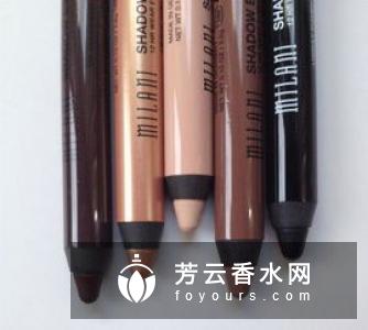 眼线笔染衣服了怎么办?软毛的好还是海绵的好?