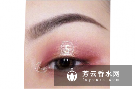 欧美眼妆画法 和深邃眼妆的画法对比