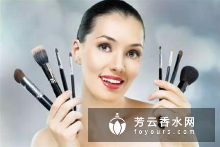 精华液和水哪个先用 和乳液面霜哪个先用