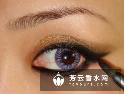 眼线胶怎么用 黑色眼影可以画眼线吗