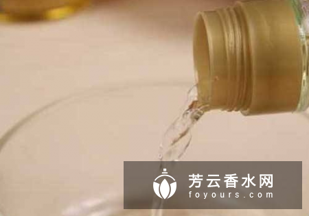 白醋丰胸的正确方法 是擦胸上还是喝醋