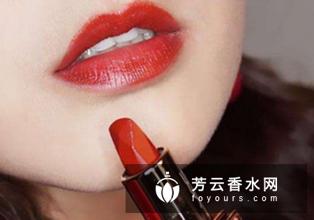 口红一天不掉色的方法 滋润型口红都会掉色吗