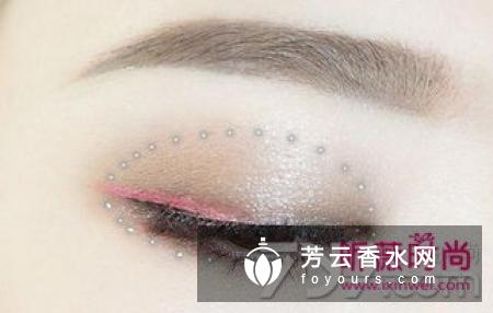 暖棕色眼影怎么画 具体步骤是怎样的