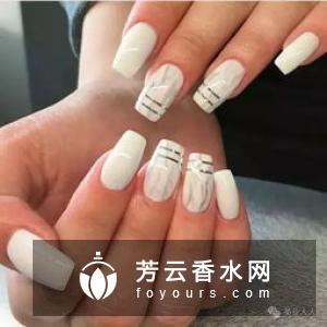 大理石美甲怎么做教程 怎么淡化线条
