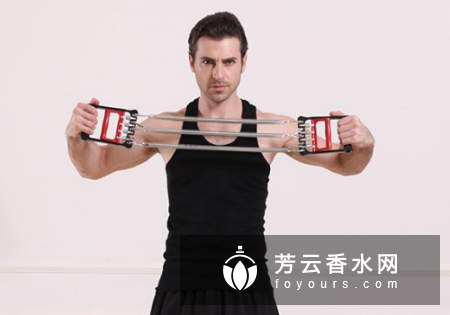 弹簧拉力器锻炼哪里的肌肉 怎么练胸肌